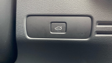 Volvo XC40 2.0 B4P Ultimate Dark 5dr Auto Petrol Estate